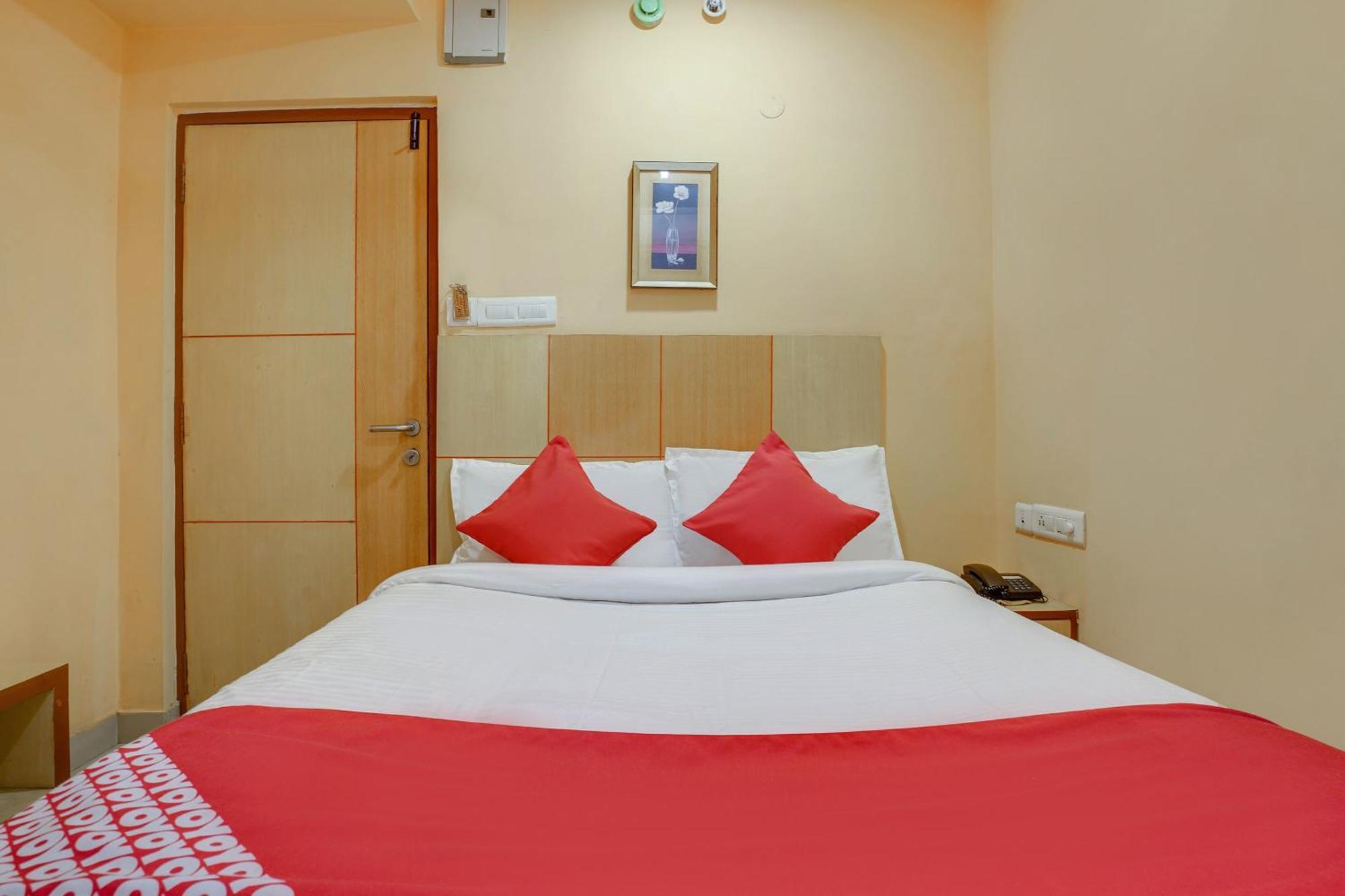 Hotel O Shanta Residency Lodge Sururnagar Exterior photo